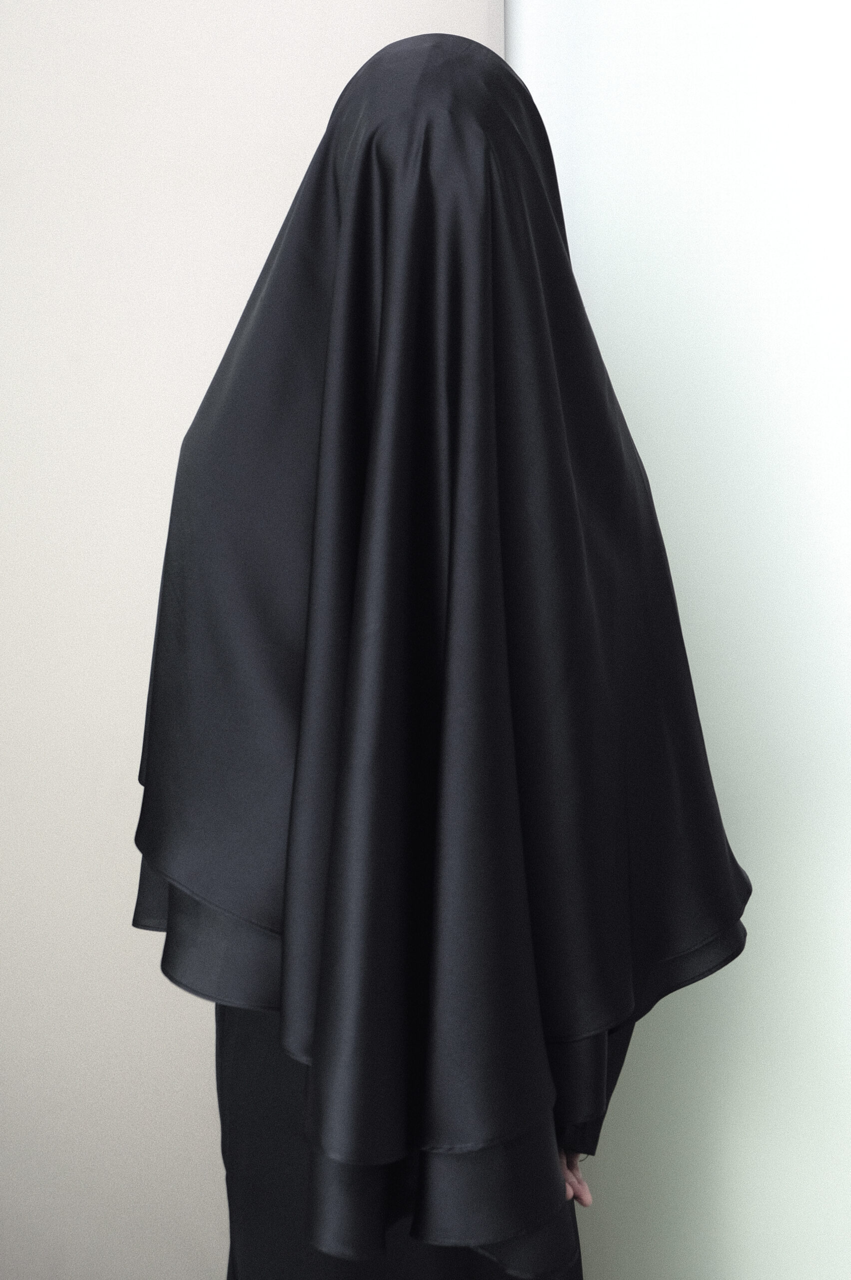 belakang hitam